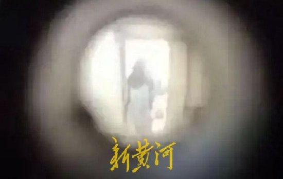 女子家门口遇害案将开庭，凶手被认定患“精神分裂症”，死者母亲：凶手思路清晰，行凶后还去就医
