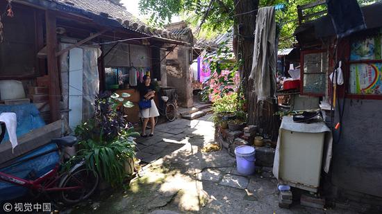 资料图:改造前,北京东四南历史文化街区内7个院落之一的礼士胡同125号