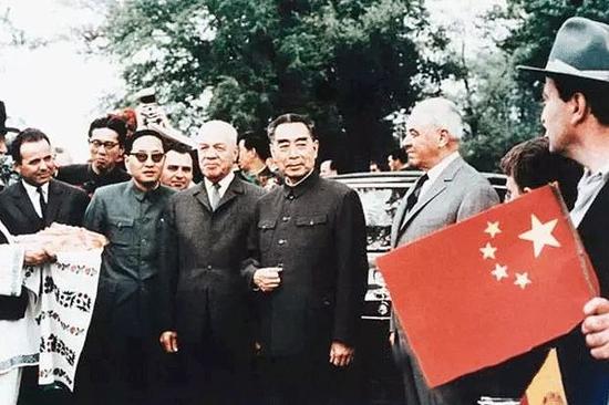 周恩来的图片:100张照片记录周恩来精彩一生(图)