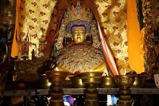 大昭寺释迦牟尼12岁等身像.(拍摄于2018年2月18日11时)