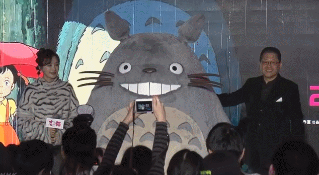  《龙猫》首映式（NHK电视台视频截图）