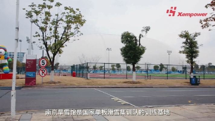  旱雪馆内部雪道设置。南京善跑体育科技有限公司提供