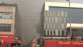 印度新德里工厂大火 救援时再次爆炸至少14人受