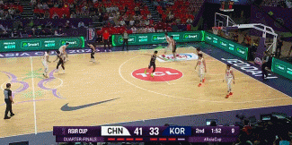 正负值+15全场最高！高诗岩撕咬防守大放异彩 5中1拿到2分5板1助