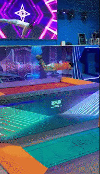 监管真空中的蹦床乐园女研究生玩人体炸弹致瘫