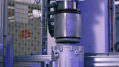  汽车零部件智能化生产线（央广网记者 郑楚豫 制）