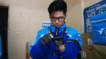 独腿独臂送外卖 “90后”小伙公开征婚引全网站