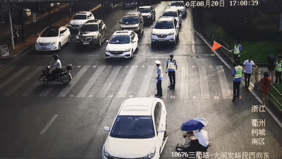 女子|27秒,14人救1条命!