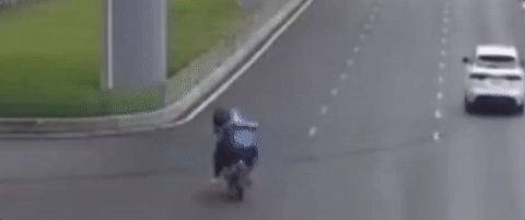 危急时刻！外卖小哥“小黄”救“小蓝”，也是