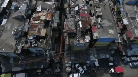 纪录片《分界线》（Between Two Worlds）截图