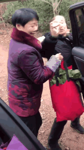 有二话不说，隔空扔下就完事的~