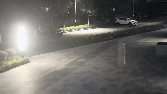 男子因心情不好深夜从19楼抛下两个灭火器 被刑