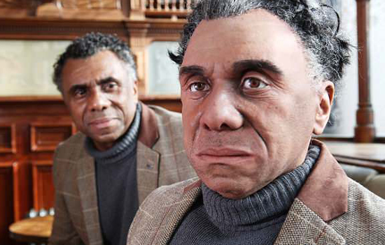 "类人机器人"现身英国酒吧_手机新浪网