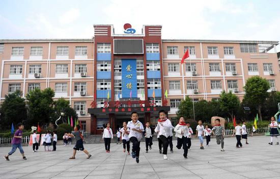 中国第一所希望小学——金寨县希望小学。新华社记者刘军喜摄