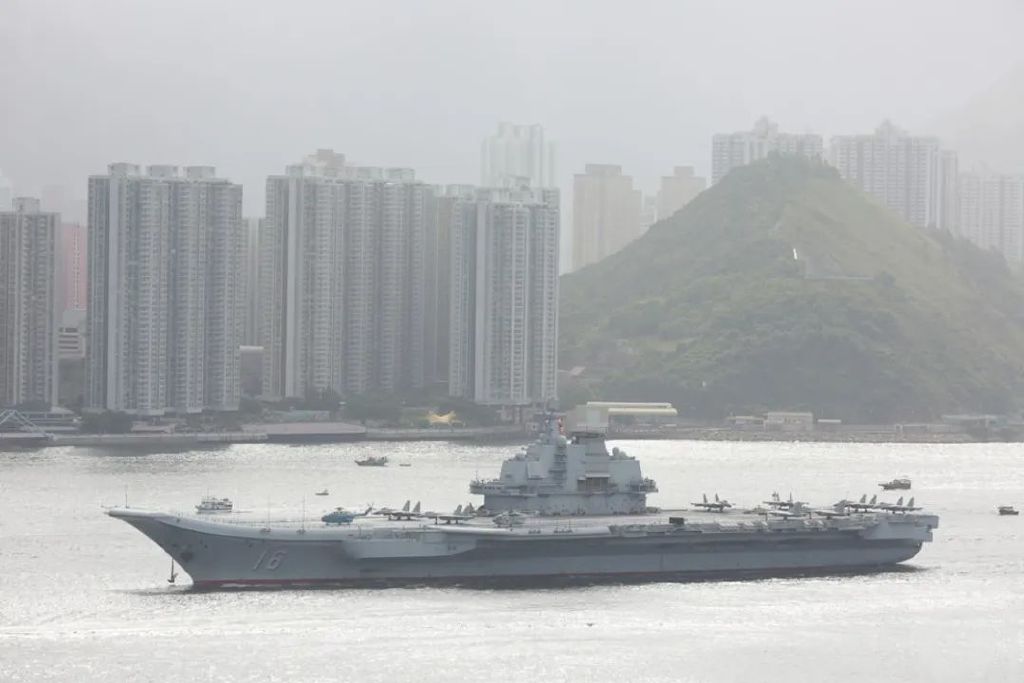 明明一起抵港,为啥就延安舰“搞特殊”?