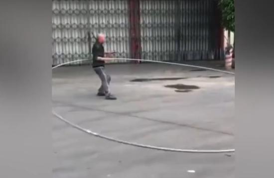(《南华早报》报道截图。)