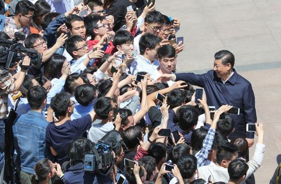 2018年5月2日，习近平来到北京大学考察。