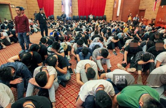 马来西亚破获最大中国公民电信诈骗 680人被201