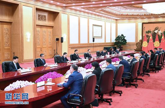 4月28日，国家主席习近平在北京人民大会堂会见吉尔吉斯斯坦总统热恩别科夫。 新华社记者 谢环驰 摄