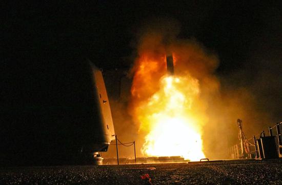 美国军方发射“战斧”对陆攻击导弹。（图源：美联社）
