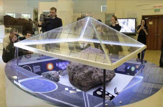 乌拉尔历史博物馆的陨石展品（图源：俄LIFE新闻网）