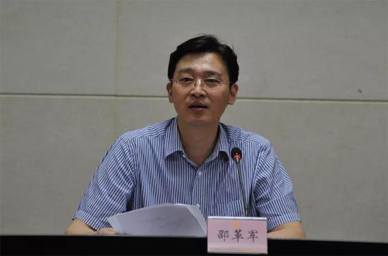 邵革军现任四川省委副秘书长,省信访局局长.