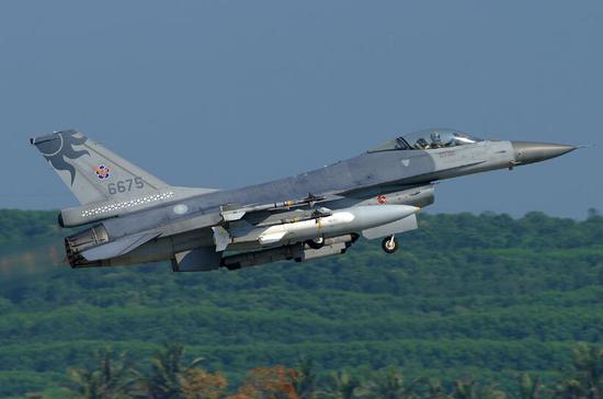 台媒:f-16v美军自己都不用 让台军成第一小白鼠|台军|战斗机|美军_新