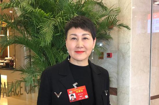 全国政协委员、演员张凯丽。澎湃新闻记者 汤琪 图