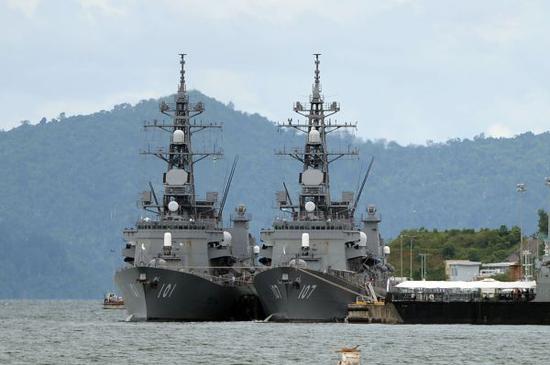 资料图片：2015年8月18日，两艘日本海上自卫队护卫舰访问马来西亚沙巴州。（新华社发）