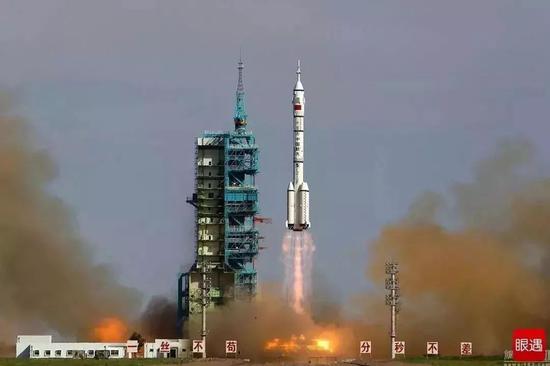 2001年1月10日,中国第一艘正样无人飞船神舟二号发射成功