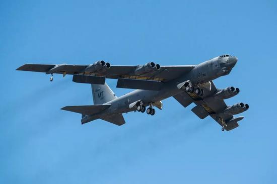 ▲美军B-52轰炸机近期频繁飞临南海。
