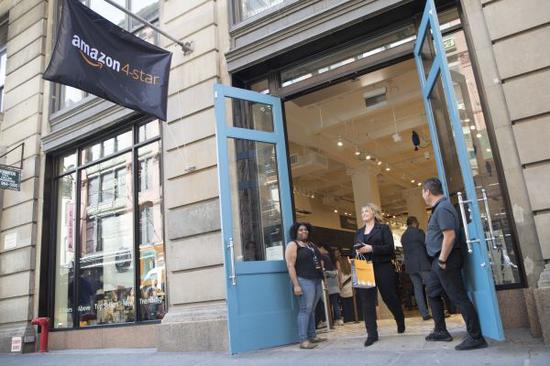 资料图片：亚马逊“4星”实体店9月27日在纽约开业。（新华社/美联社）