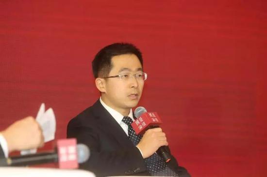 长江证券股份有限公司首席经济学家、总裁助理伍戈   　　张宇摄