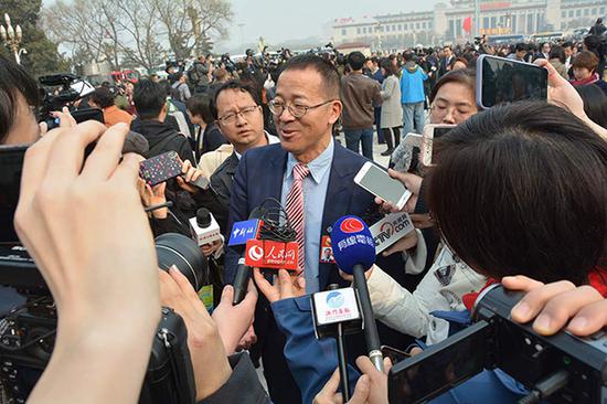 3月3日，全国政协委员、新东方教育科技集团董事长俞敏洪接受媒体采访