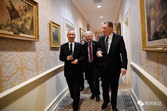 正式欢迎晚宴之前，莱特希泽和纳瓦罗还陪刘鹤副总理在布莱尔国宾馆参观了一圈，这很少见。