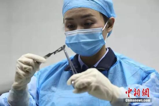 女法医自述夜深人静尸检听到死者一声叹息