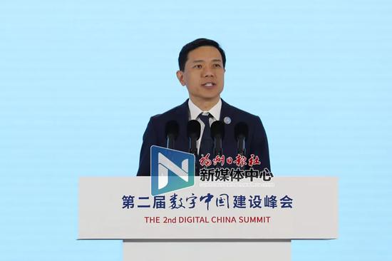 李彦宏发表主题演讲 福州日报微信公众号 图