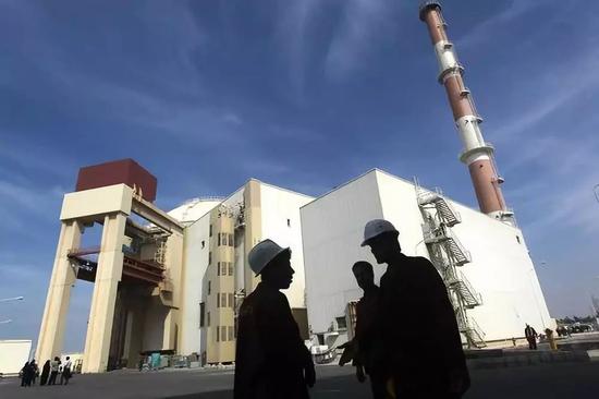 这张拍摄于2010年10月26日的资料照片显示的是伊朗布什尔核电站。（新华社/法新）