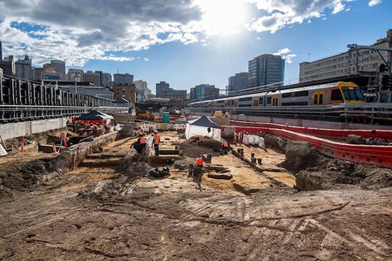 正在施工中的悉尼新地铁站 图自悉尼市政府