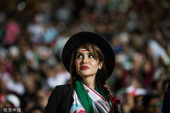 去年世界杯期间，伊朗女性曾被允许进入体育场 图自视觉中国