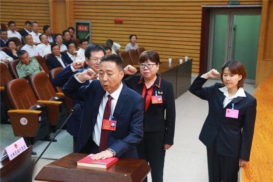 "西部地区综合实力最强的县级市"迎来新任市长|神木_新浪新闻