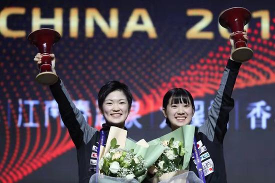 木原美悠/长崎美柚女双夺冠。