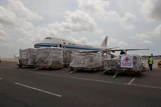 防疫物资抵达加纳首都阿克拉