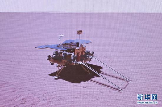 火星探测器着陆火星表面模拟图（5月15日摄）。新华社记者 金立旺 摄