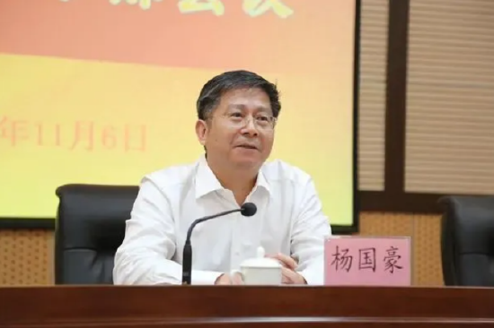 杨国豪当选厦门市人大常委会主任，黄文辉当选市长