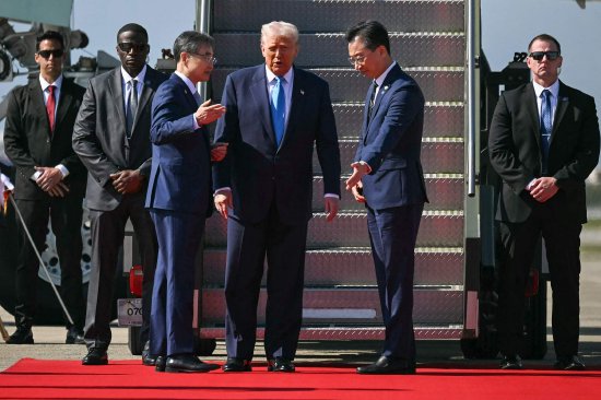 特朗普吐槽美航母电磁弹射又贵又难用，美电磁弹射经常掉链子吗？