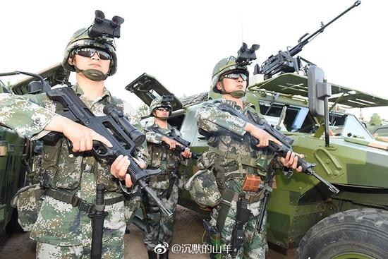 解放军轻型步兵旅曝光装备猛士车族对位美步兵旅 手机新浪网