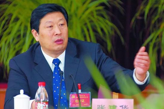 8年换8岗的团委书记造假被揭带倒副部级岳父