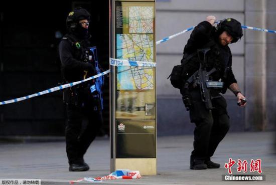 11月29日,英国伦敦发生持刀行凶恐袭事件,造成2人死亡,嫌疑人被警方击毙。