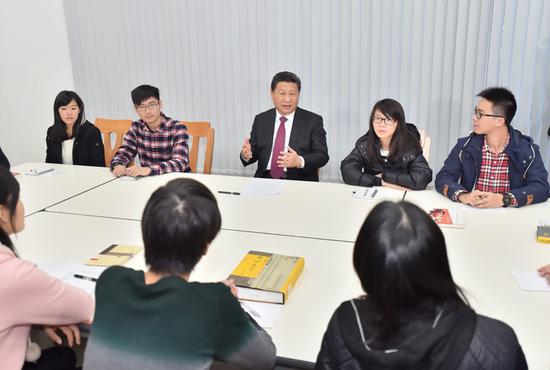 2014年12月20日，习近平来到澳门大学横琴新校区考察。